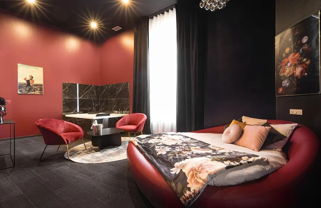 Legend Majestic Superbe Love Room - Jacuzzi - Champagne - Romantisme - parking privé-1